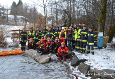 Eisrettungsübung am Aichwaldsee